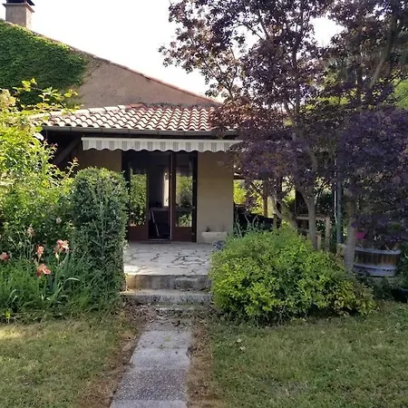 Holiday home Maison Agreable Pres Des Vignes Et De La Riviere